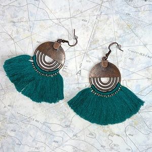 💓NEW Boho style earrings in teal tassel fan